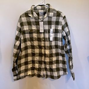 Men’s green and cream checkered flannel